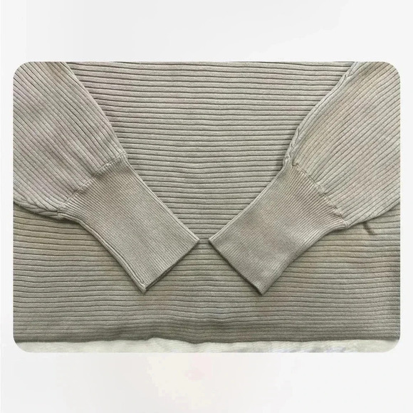 ONLY Knit Cream Tan Ribbed  Ling Sleeve Sweater Size Medium - Picture 8 of 11